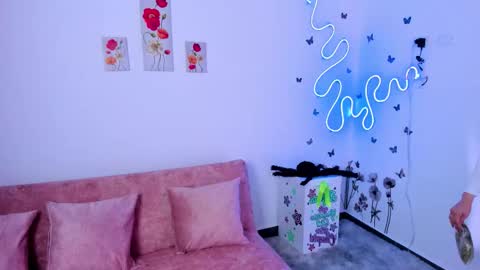 Lilie  online show from 11-12-25, 09:14