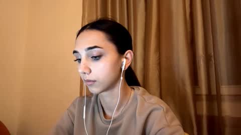 Snapshot of lilihalvorsen chatting on 10-12-25, 10:09 Lina online show from 10-12-25, 10:09