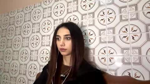 Snapshot of lilihalvorsen chatting on 11-12-25, 10:09 Lina online show from 11-12-25, 10:09