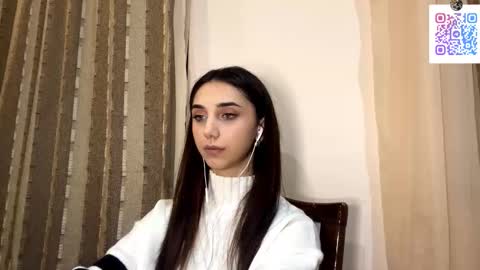 Snapshot of lilihalvorsen chatting on 11-15-25, 10:37 Lina online show from 11-15-25, 10:37