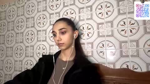 Snapshot of lilihalvorsen chatting on 11-16-25, 10:26 Lina online show from 11-16-25, 10:26