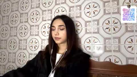 Snapshot of lilihalvorsen chatting on 11-22-25, 10:31 Lina online show from 11-22-25, 10:31