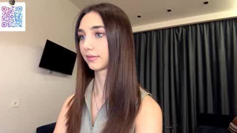 Lina online show from 12-20-25, 10:17