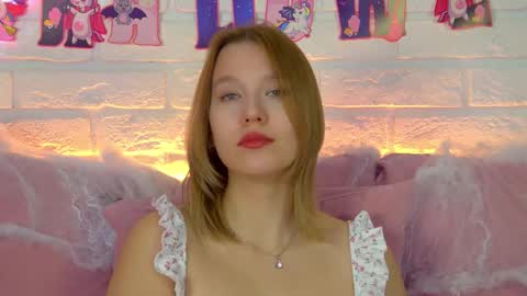 Snapshot of lililinn chatting on 10-27-25, 04:49 LiliLinn online show from 10-27-25, 04:49