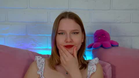 LiliLinn online show from 04-25-26, 01:41