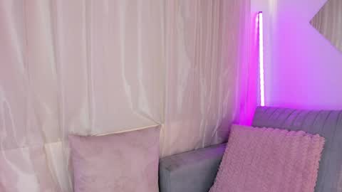 Lilly online show from 05-05-26, 01:19
