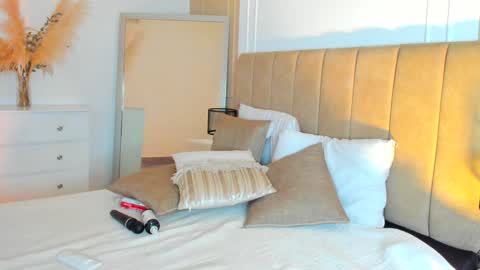 Snapshot of lilipinkette chatting on 01-12-25, 03:17 Lili online show from 01-12-25, 03:17