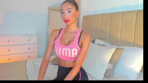 Snapshot of lilipinkette chatting on 02-28-25, 04:32 Lili online show from 02-28-25, 04:32
