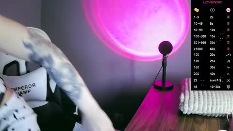 lilirose online show from 10-18-25, 08:20