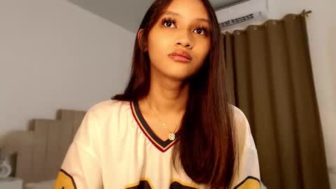 Snapshot of lilit_sensual chatting on 10-14-25, 05:19 Chloe online show from 10-14-25, 05:19