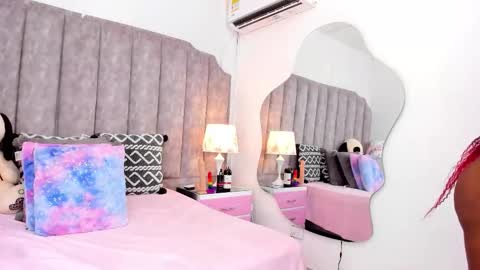 Snapshot of lilith_55 chatting on 12-01-25, 10:59 lilith_55 online show from 12-01-25, 10:59