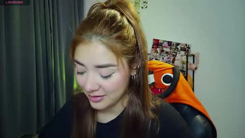 Snapshot of lilith_cruzz chatting on 01-06-26, 02:37 Lilith online show from 01-06-26, 02:37