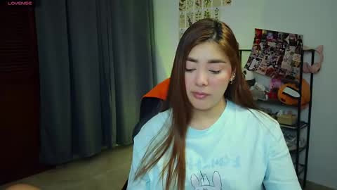 Snapshot of lilith_cruzz chatting on 02-13-26, 02:40 Lilith online show from 02-13-26, 02:40