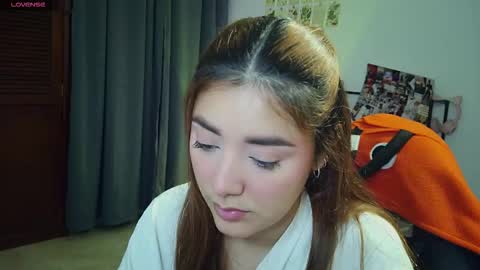 Snapshot of lilith_cruzz chatting on 03-11-26, 03:01 Lilith online show from 03-11-26, 03:01