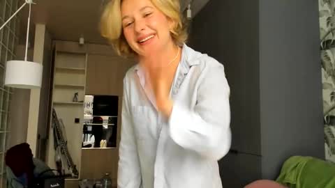 Snapshot of lilith_lutherlow chatting on 12-21-25, 11:17 lilith online show from 12-21-25, 11:17