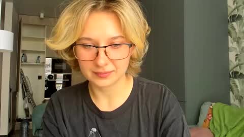 Snapshot of lilith_lutherlow chatting on 01-16-26, 12:42 lilith online show from 01-16-26, 12:42