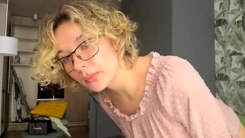 Snapshot of lilith_lutherlow chatting on 02-14-26, 01:08 lilith online show from 02-14-26, 01:08