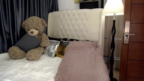 Snapshot of lilith_mazikeen69 chatting on 12-10-24, 09:33 QUEEN LILITH BORBON online show from 12-10-24, 09:33