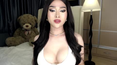 Snapshot of lilith_mazikeen69 chatting on 01-16-25, 02:19 QUEEN LILITH BORBON online show from 01-16-25, 02:19