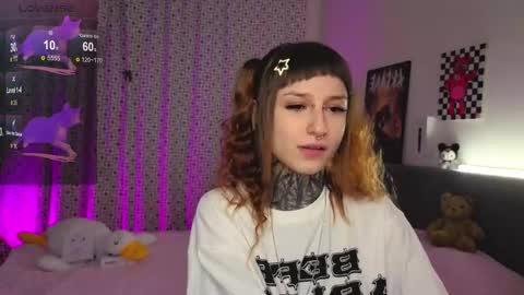 lilith_poison online show from 11-21-25, 06:17