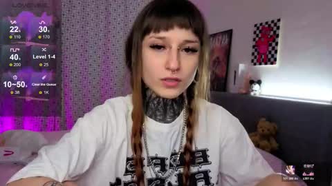 lilith_poison online show from 12-19-25, 06:15