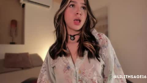 Snapshot of lilith_sage_ chatting on 10-21-25, 11:44 lilith_sage_ online show from 10-21-25, 11:44