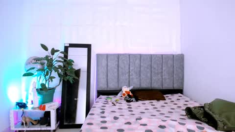 Lilith online show from 09-18-25, 04:58