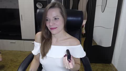 lilith small21 online show from 10-21-25, 09:10