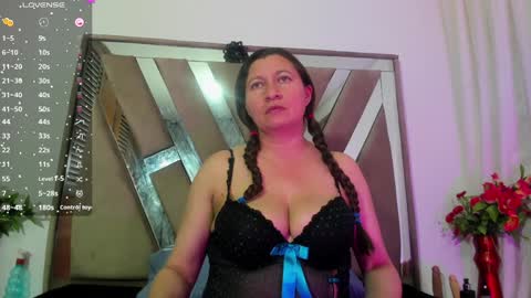 liliINDEPENDENT MODEL online show from 12-02-24, 10:01