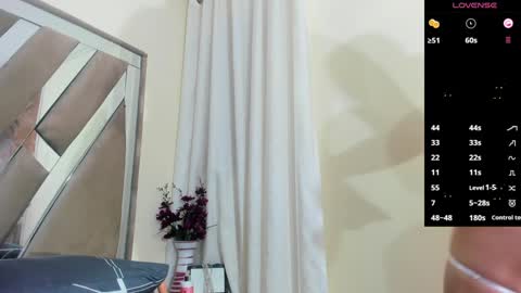 liliINDEPENDENT MODEL online show from 01-12-25, 01:21