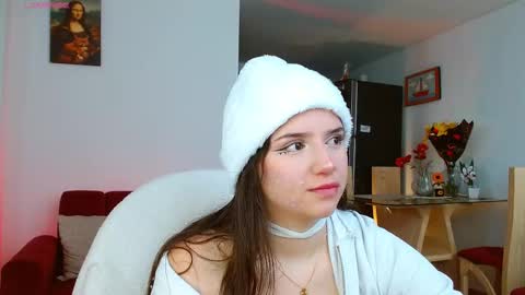 Snapshot of lilithabril chatting on 12-16-25, 01:16 Abril online show from 12-16-25, 01:16