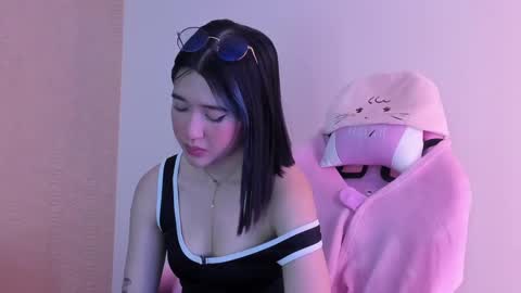 Snapshot of lilithcary chatting on 01-22-25, 08:17 Lilith online show from 01-22-25, 08:17