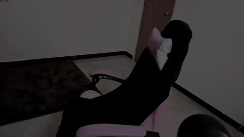 Snapshot of lilithcary chatting on 11-23-25, 01:11 Lilith online show from 11-23-25, 01:11