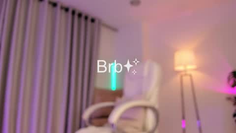 Lili  online show from 12-17-24, 11:49