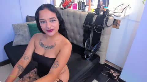 Snapshot of lilithmiller_ chatting on 03-11-26, 07:31 Lilith online show from 03-11-26, 07:31