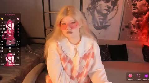 Snapshot of lilithnelson chatting on 09-15-25, 08:53 LilithNelson online show from 09-15-25, 08:53