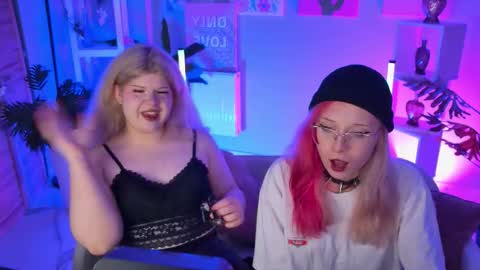 Snapshot of lilithnelson chatting on 09-23-25, 06:00 LilithNelson online show from 09-23-25, 06:00