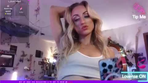 Lilithohfish online show from 10-15-25, 04:18