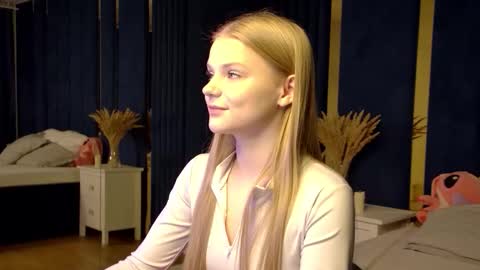 lilitrosen online show from 11-23-25, 05:29