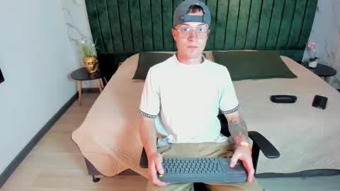 Lil James online show from 02-08-26, 07:39