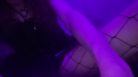 Snapshot of lilkitten1994 chatting on 11-03-25, 01:19 CurlyCutie online show from 11-03-25, 01:19