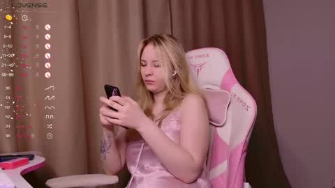 Snapshot of lilkitty_melanie chatting on 05-29-26, 05:49 Melanie online show from 05-29-26, 05:49