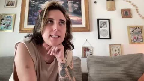 Snapshot of lill_daddysgirl chatting on 09-21-25, 04:08 lilldaddysgirl online show from 09-21-25, 04:08