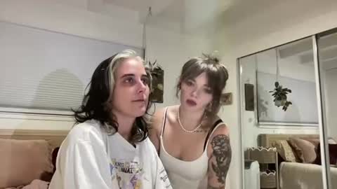 Snapshot of lill_daddysgirl chatting on 09-28-25, 02:17 lilldaddysgirl online show from 09-28-25, 02:17