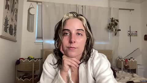 Snapshot of lill_daddysgirl chatting on 10-11-25, 07:12 lilldaddysgirl online show from 10-11-25, 07:12