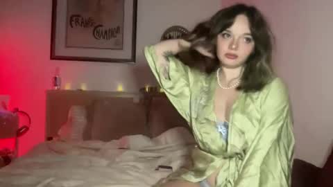 Snapshot of lill_daddysgirl chatting on 12-14-25, 03:45 lilldaddysgirl online show from 12-14-25, 03:45