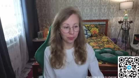 Snapshot of lill_mary chatting on 05-04-26, 12:50 Maria online show from 05-04-26, 12:50