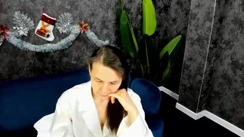 lillian_white1 online show from 12-29-24, 01:13