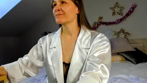 lillian_white1 online show from 01-24-25, 08:13