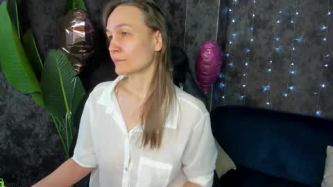 lillian_white1 online show from 02-15-26, 01:02